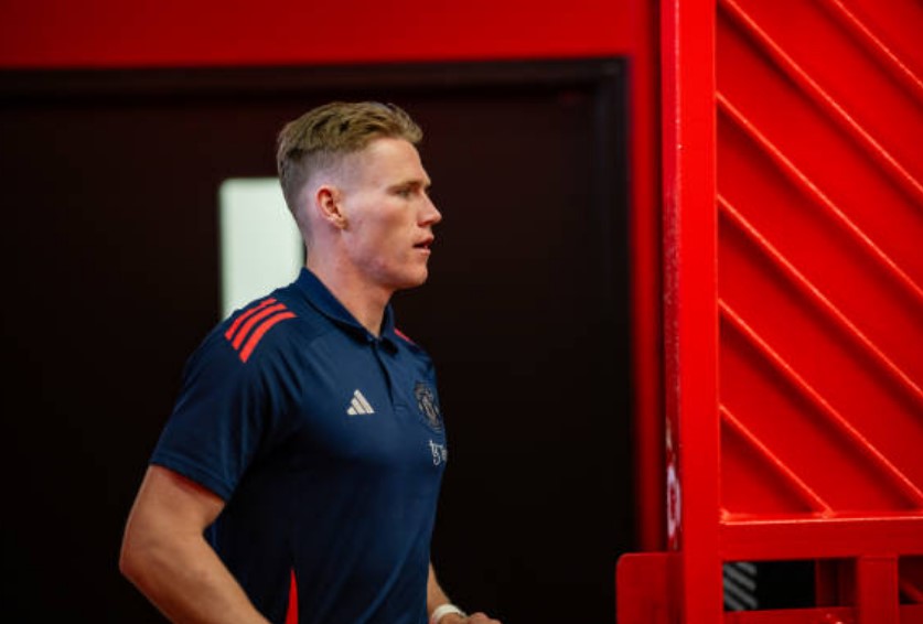 Antonio Conte điên đầu vì không đăng ký kịp McTominay 