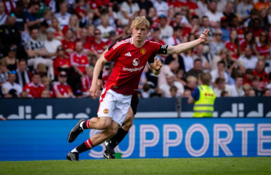 Ảnh bài viết Ten Hag ấn tượng với một tài năng học viện