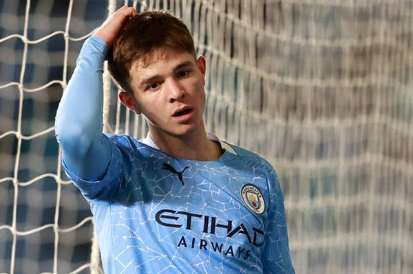 James McAtee nên rời Man City để phát triển sự nghiệp