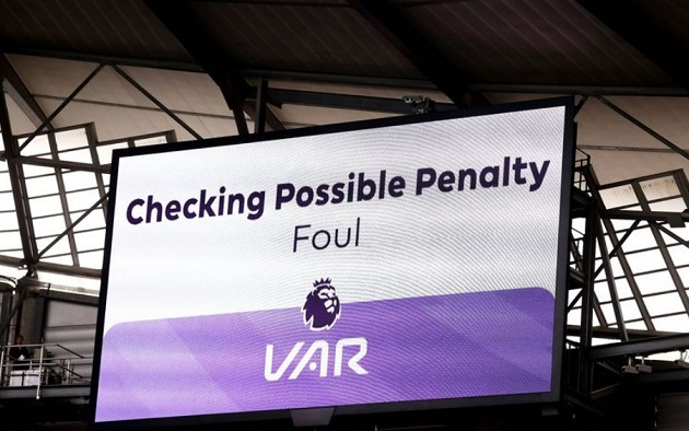 Tottenham - Liverpool: VAR lần đầu tiên công bố quyết định qua loa sân