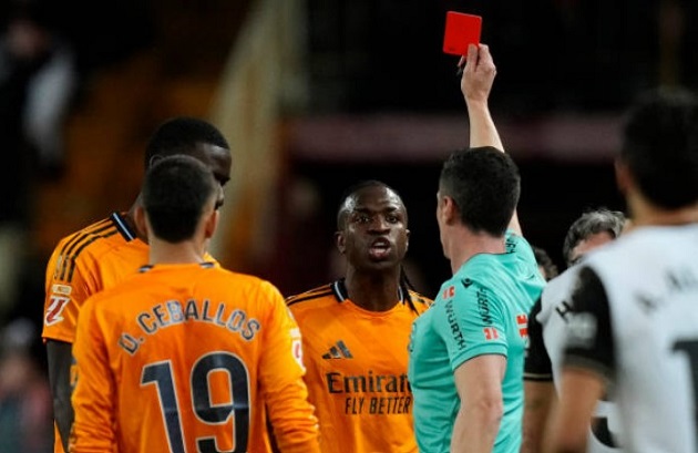 Rõ án phạt La Liga dành cho hành động xấu chơi của Vinicius