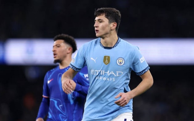 Lý do hậu vệ Man City tập trung muộn trước đại chiến Real