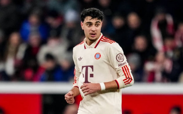 Ảnh bài viết Pavlovic: Người thay thế Eriksen, cứu cánh cho tuyến giữa Manchester United?