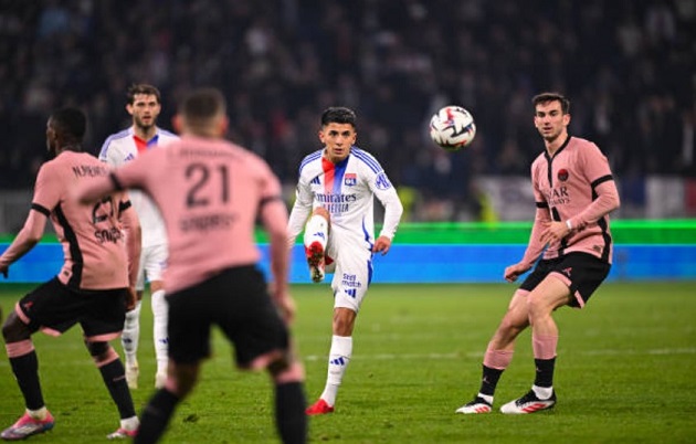 Ảnh bài viết Ligue 1 dậy sóng: PSG và Lyon kiện nhau vì mua bán trái luật