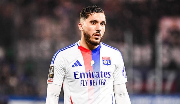 NÓNG! Khủng hoảng tài chính, Lyon bật đèn xanh để Cherki đến Man Utd
