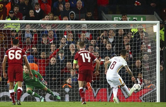 Góc nhìn trận Liverpool 5-2 AS Roma: Quá nhiều sai sót - Bóng Đá