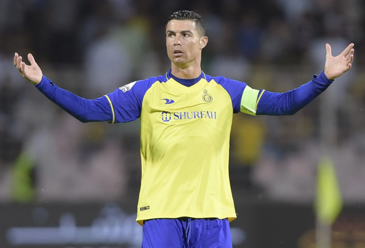 Phản ứng của Ronaldo khi nằm ngoài top 10 cầu thủ hay nhất 2023 - Bóng Đá