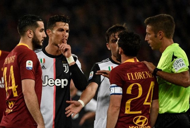 Bị Ronaldo kỳ thị chiều cao, Florenzi đáp trả cực 