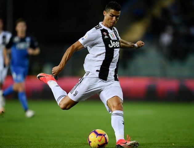 Ronaldo và thống kê tệ hại: Duy nhất một bàn thắng ở ngoài vòng cấm - Bóng Đá