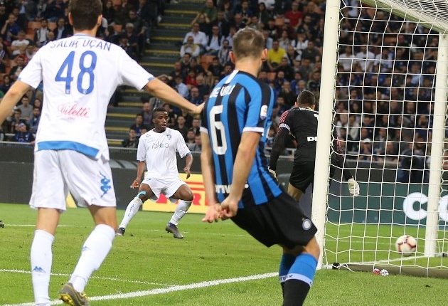 Nước mắt Empoli, nụ cười Inter trong đêm điên rồi ở Giuseppe Meazza - Bóng Đá