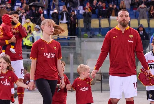 Romanista nghẹn ngào trong ngày từ biệt De Rossi - Bóng Đá