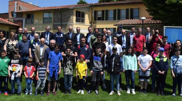 Chùm ảnh: Đội tuyển Ý đón các vị khách đặc biệt - Bóng Đá