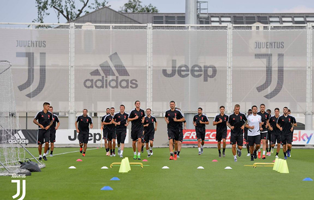 ảnh: Buổi tập đầu tiên của Juventus - Bóng Đá