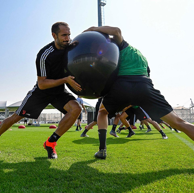 Juventus và những bài tập 'siêu lạ'  - Bóng Đá