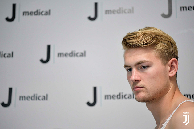 Matthijs de Ligt 'đốn tim' fan nữ khi kiểm tra y tế tại Juventus - Bóng Đá