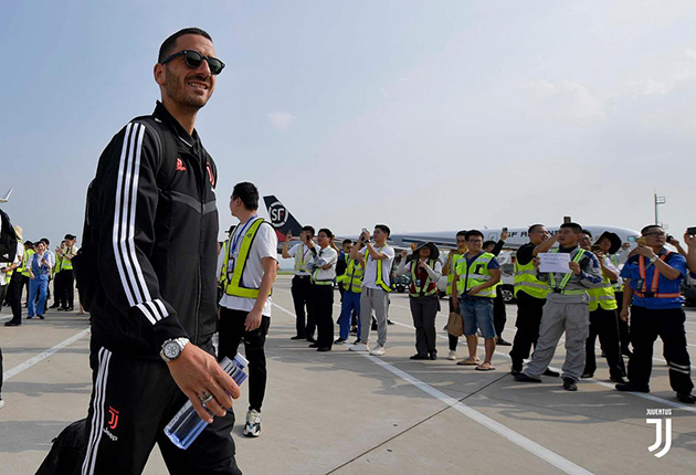 Dàn sao Juventus tươi cười đổ bộ Trung Quốc - Bóng Đá
