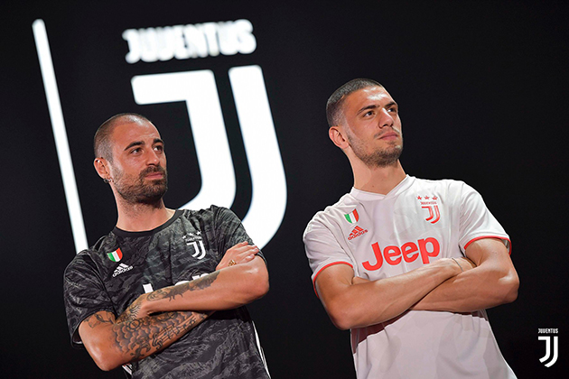 Ảnh: Juventus chính thức công bố áo đấu thứ 2 - Bóng Đá