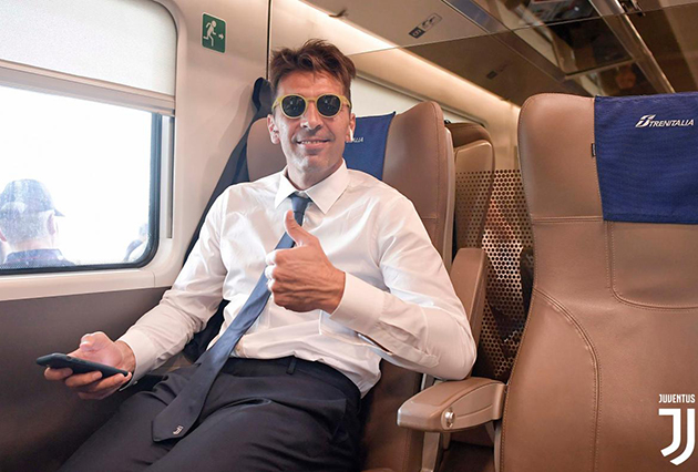 ảnh Xuất hiện siêu ngầu, dàn sao Juventus sẵn sàng cho ngày mở màn Serie A - Bóng Đá