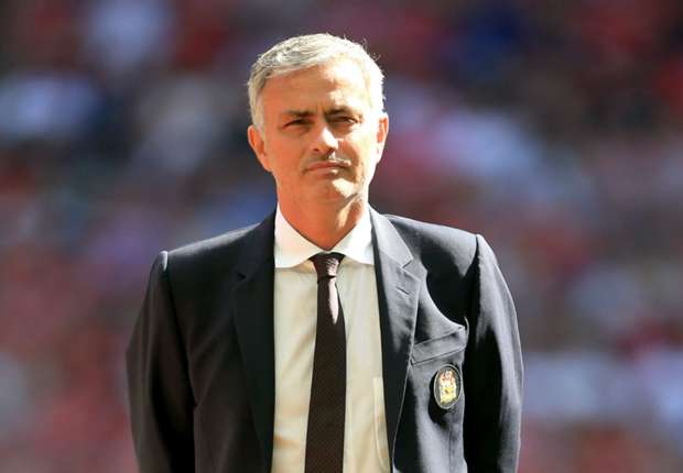 Kẻ chỉ trích Mourinho lên tiếng nhận lỗi