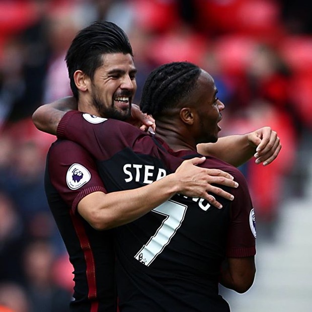 Man City phải gò mình vào triết lý của Pep