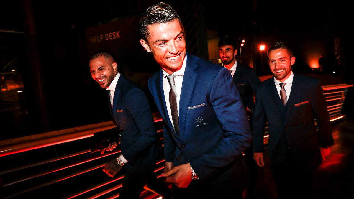 Chùm ảnh: Ronaldo được vinh danh - Bóng Đá