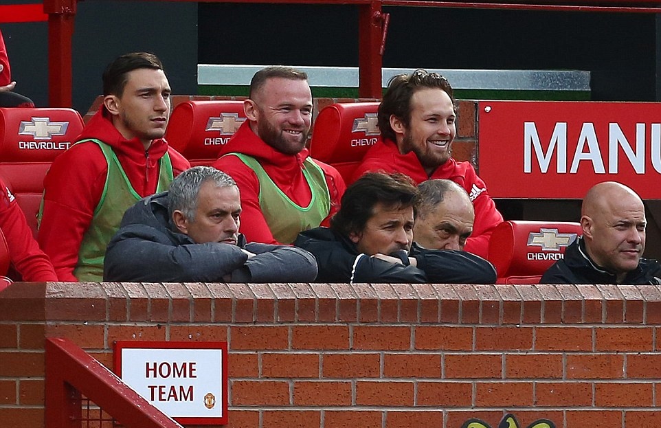 Ảnh bài viết Chùm ảnh: Mourinho suy tư trước sự bế tắc của các học trò