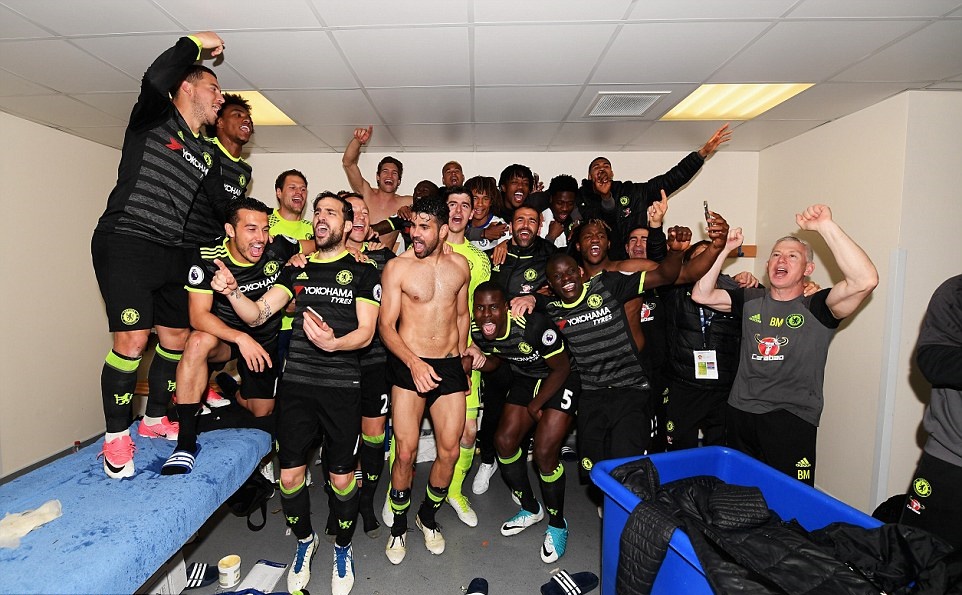 Ảnh bài viết Chùm ảnh Chelsea ăn mừng chức vô địch