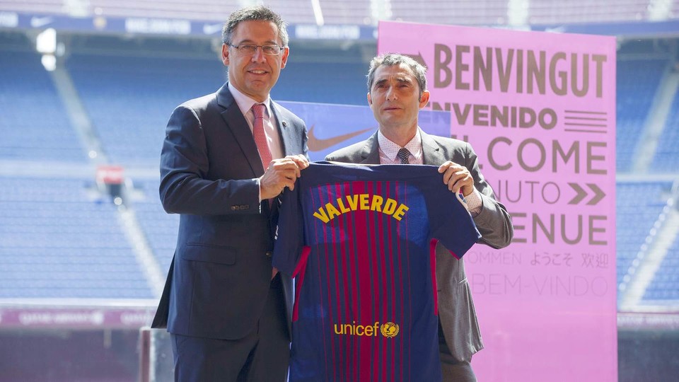 Ernesto Valverde ra mắt barca - Bóng Đá