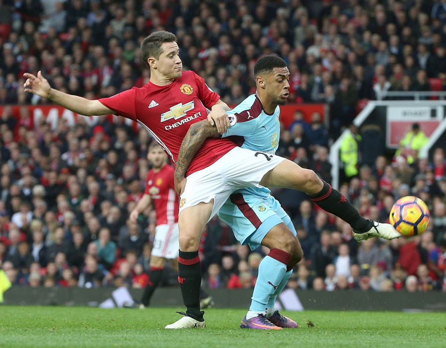 Ảnh bài viết Những cầu thủ tắc bóng nhiều nhất NHA 2016/17 (Phần 1): Ander Herrera ngoài top 10