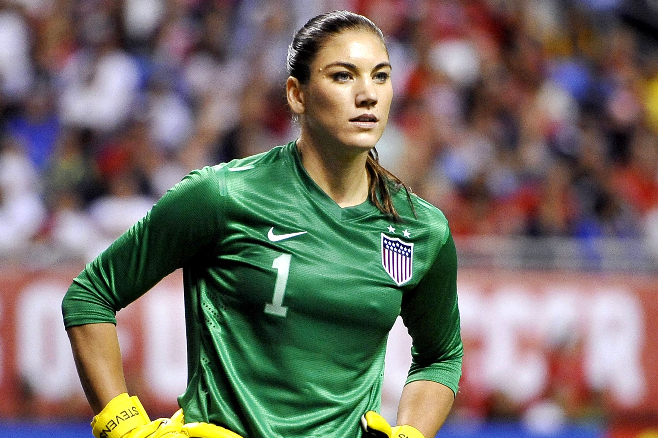 Hope Solo - Nữ thủ môn xinh đẹp bị tuyển Mỹ bỏ rơi