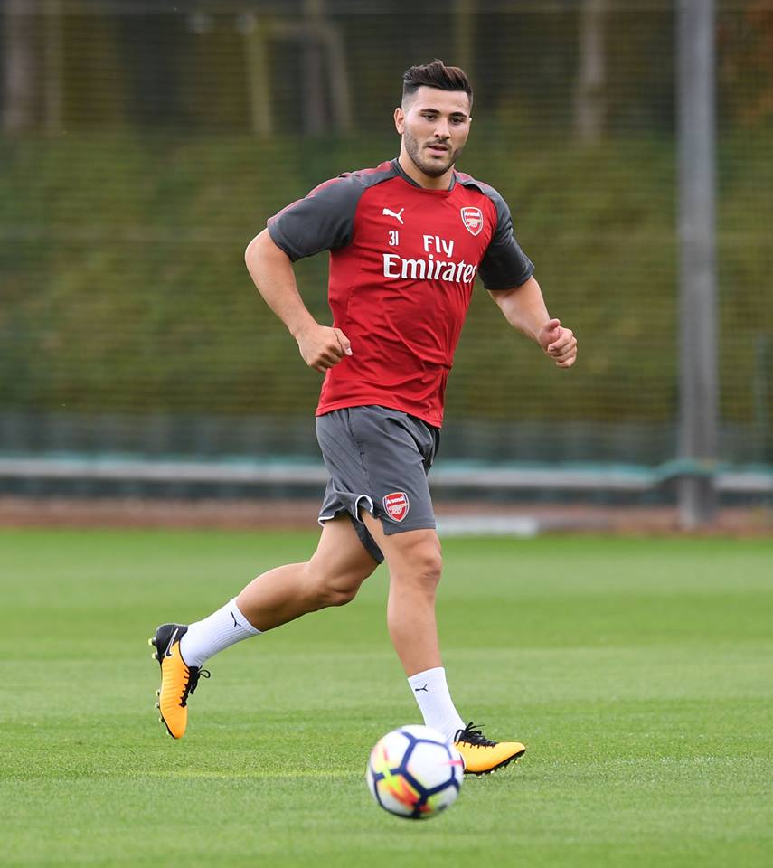 Arsenal tập luyện trên sân - Bóng Đá
