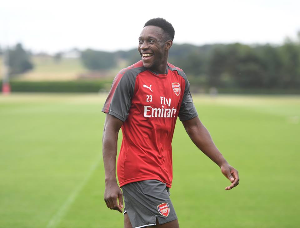 Arsenal tập luyện trên sân - Bóng Đá