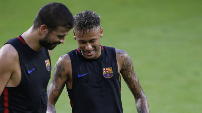 Pique: Neymar chỉ có thể chọn tiền hoặc danh hiệu - Bóng Đá