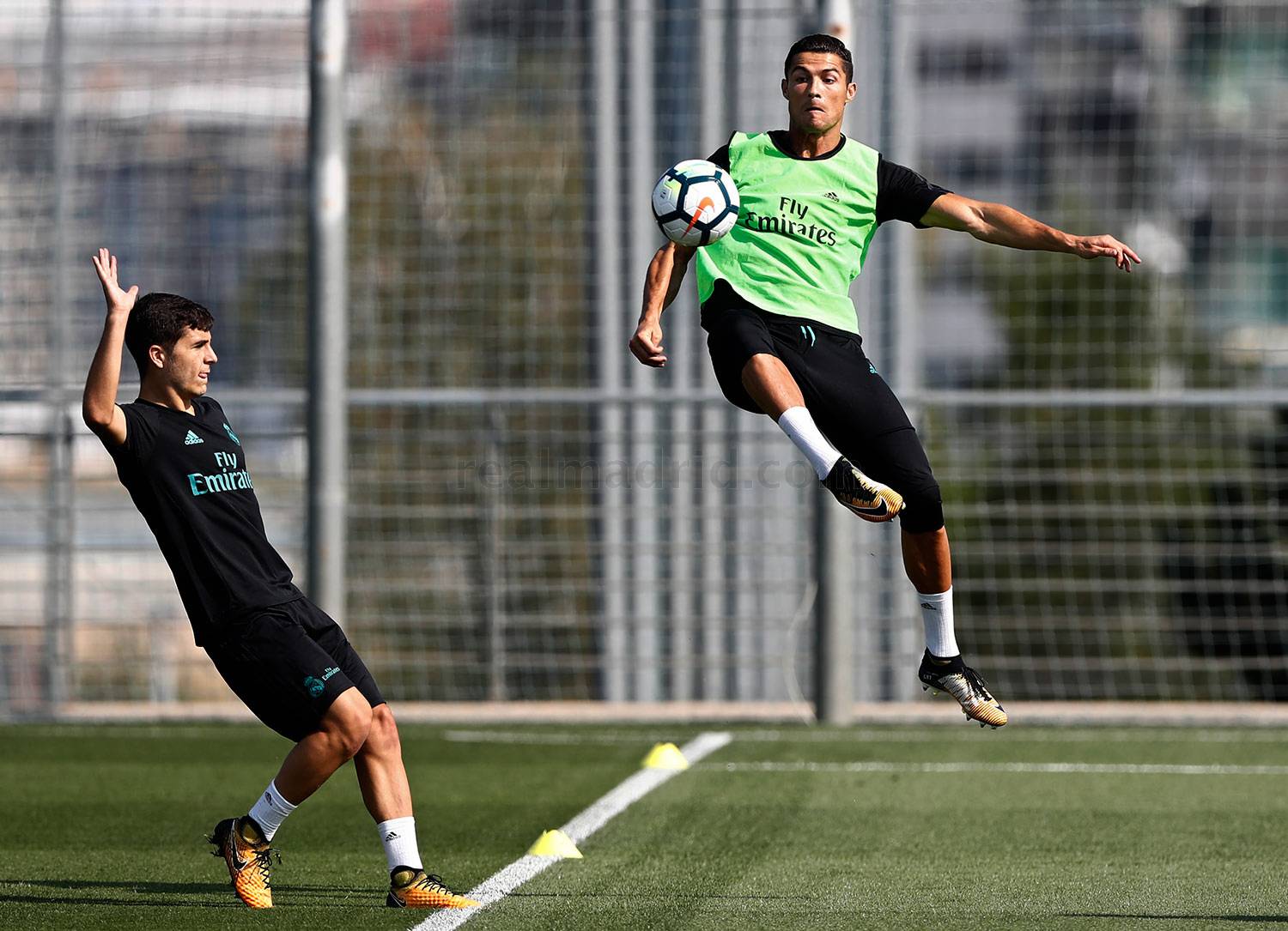 Ảnh bài viết Ronaldo sung sức; Bale vẫn tập riêng