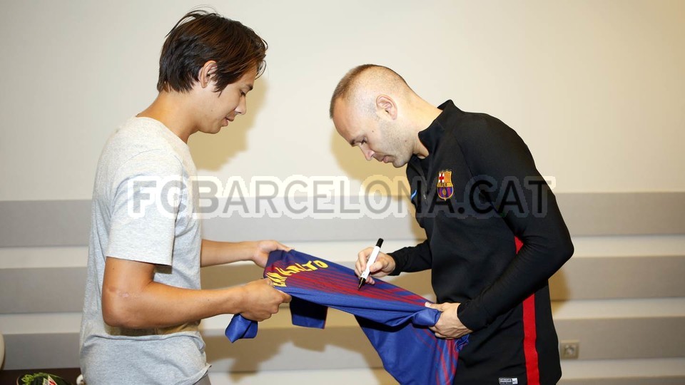 Sean Malto  đến thăm đại bản doanh của Barca - Bóng Đá