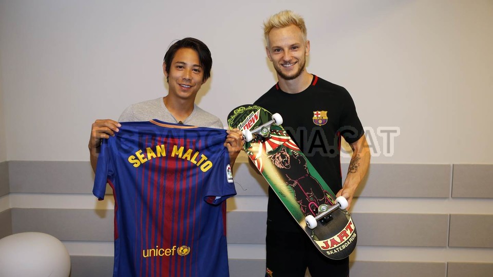 Sean Malto  đến thăm đại bản doanh của Barca - Bóng Đá