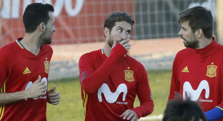 Ramos, Pique, Busquets đồng loạt dọa rời ĐT Tây Ban Nha - Bóng Đá