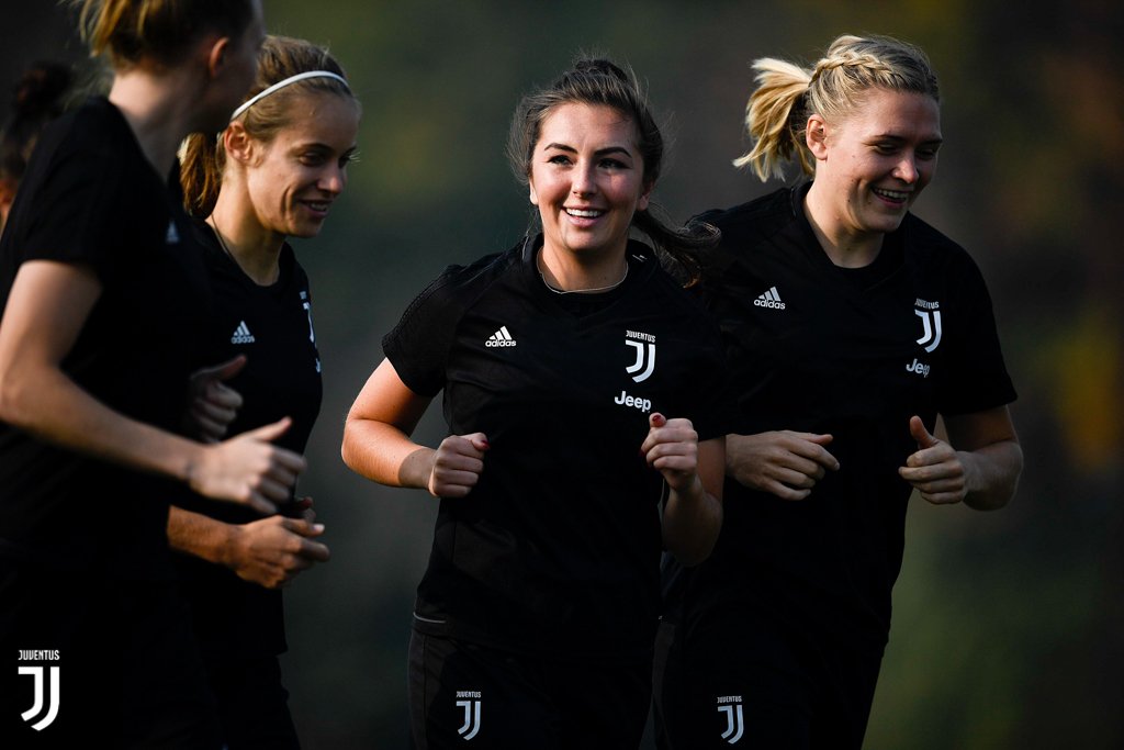 Chiêm ngưỡng vẻ đẹp của những nữ cầu thủ Juventus