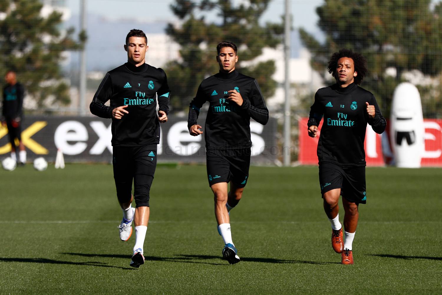 Ảnh bài viết Tạm quên thất bại, Real Madrid chuẩn bị cho chuyến hành quân đến London