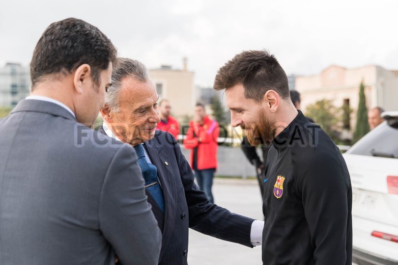 Leo Messi giành giải thưởng tưởng nhớ Aldo Rovira  - Bóng Đá