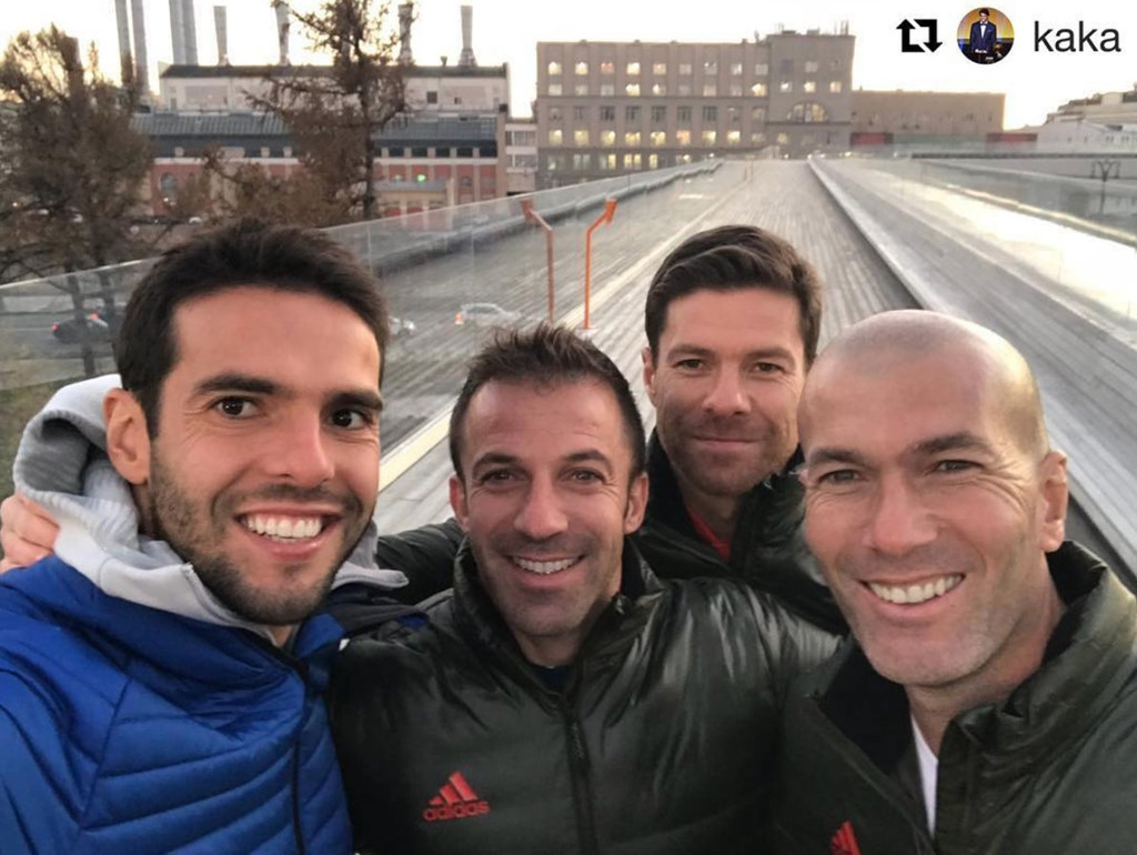 Zidane và các huyền thoại ra mắt trái bóng World Cup 2018 - Bóng Đá