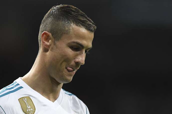 Khởi đầu tệ hại, Ronaldo đổ lỗi cho trọng tài - Bóng Đá