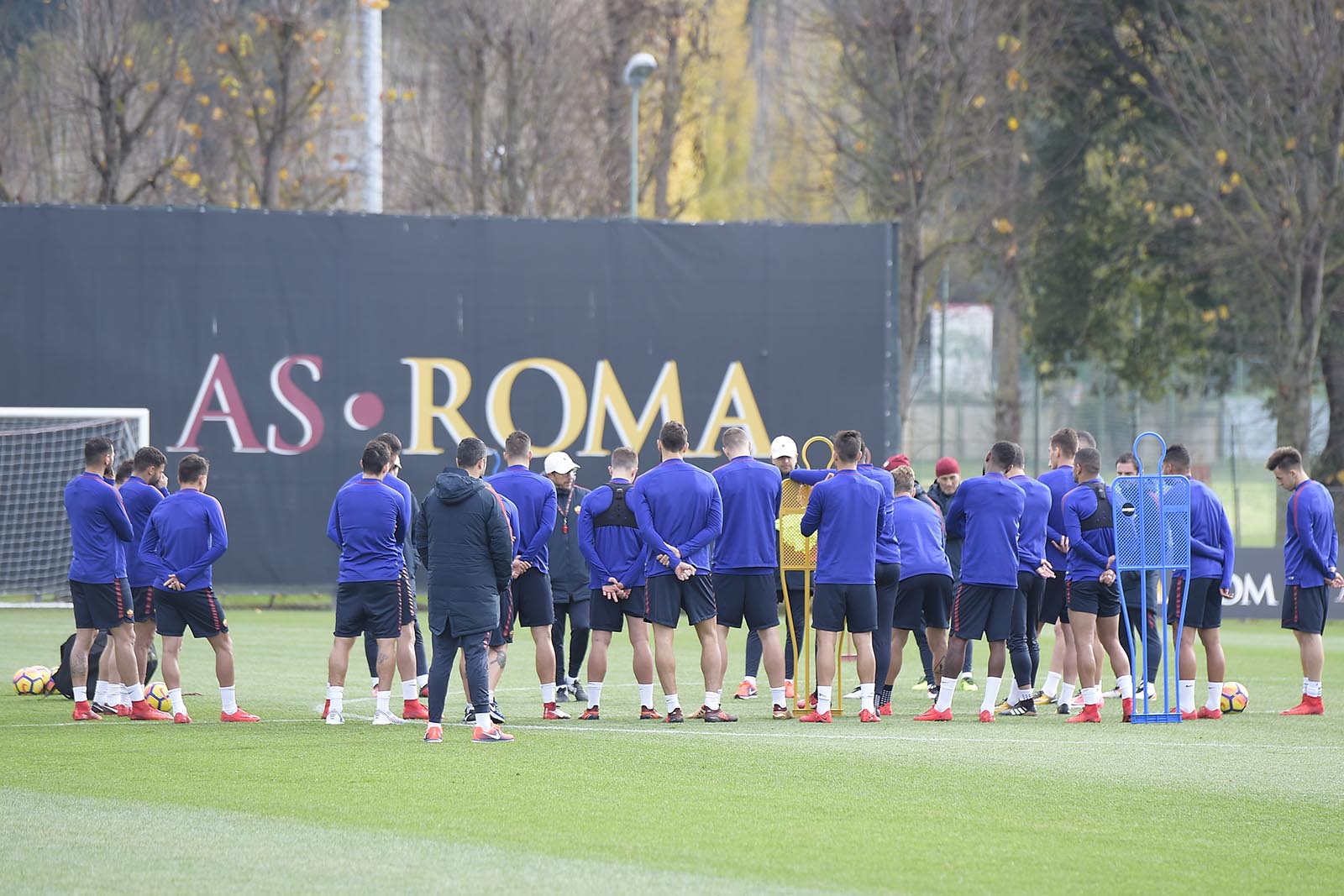 AS Roma tập luyện - Bóng Đá