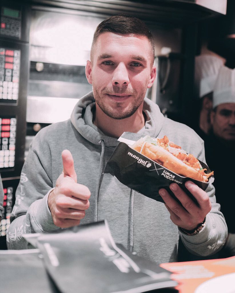 podolski mở cửa hàng thịt nướng - Bóng Đá