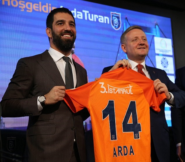 Arda Turan ký hợp đồng và tập luyện với CLB mới - Bóng Đá