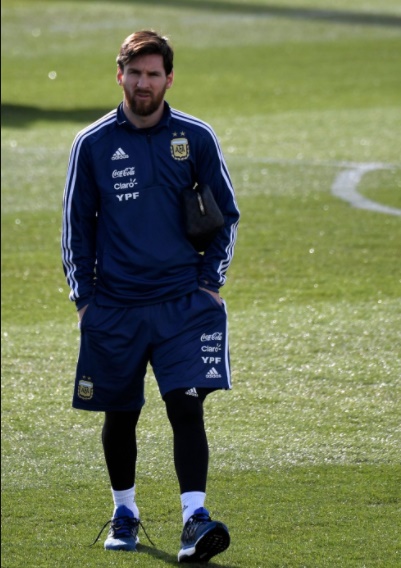 Messi tập luyện - Bóng Đá