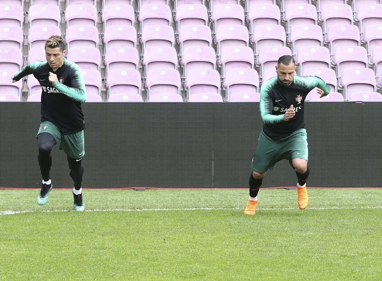 Ảnh bài viết Quaresma "cả gan" đua tốc độ với Ronaldo