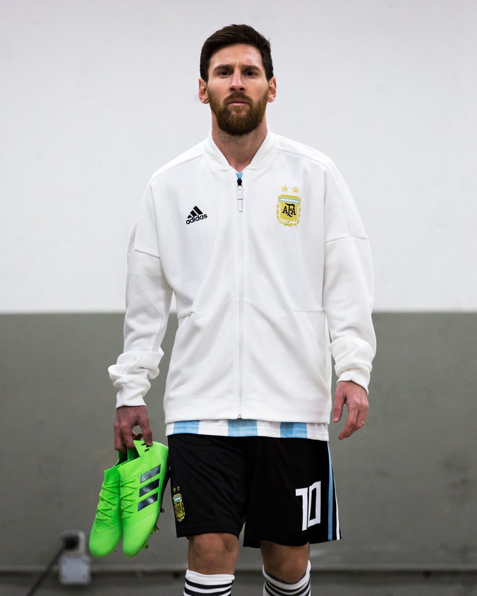 Messi ra mắt mẫu giày World Cup - Bóng Đá