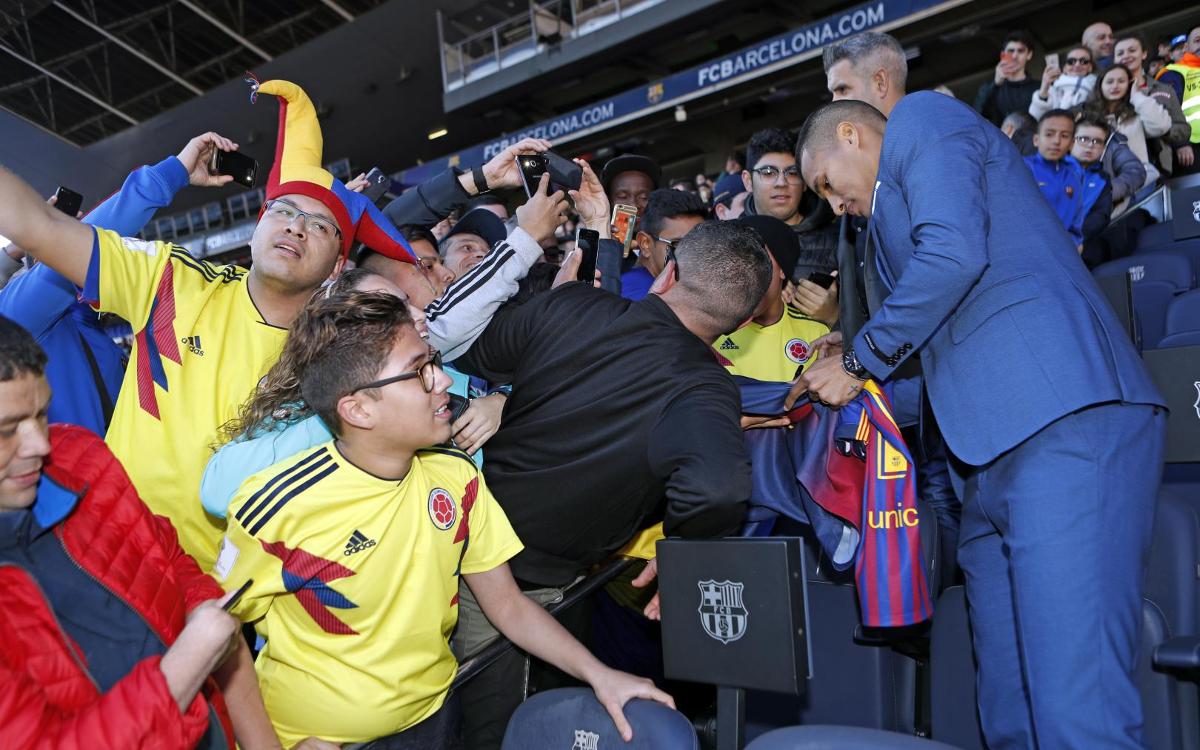 tân binh Barca ra mắt Camp Nou - Bóng Đá