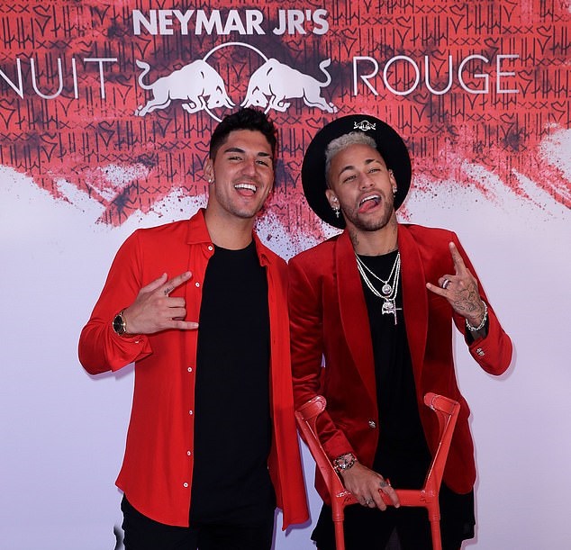 Neymar tổ chức sinh nhật - Bóng Đá
